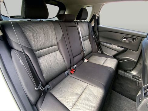 Used 2024 Nissan Rogue SV FWD image 19