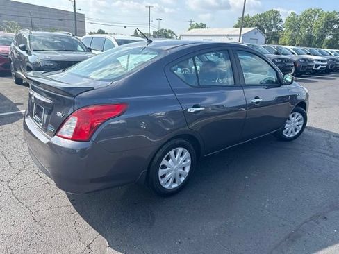 Used 2015 Nissan Versa SV FWD image 4