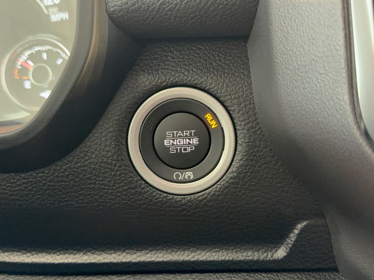 Used 2025 RAM 1500 Laramie w/ Sport Appearance Package AWD/4WD image 20