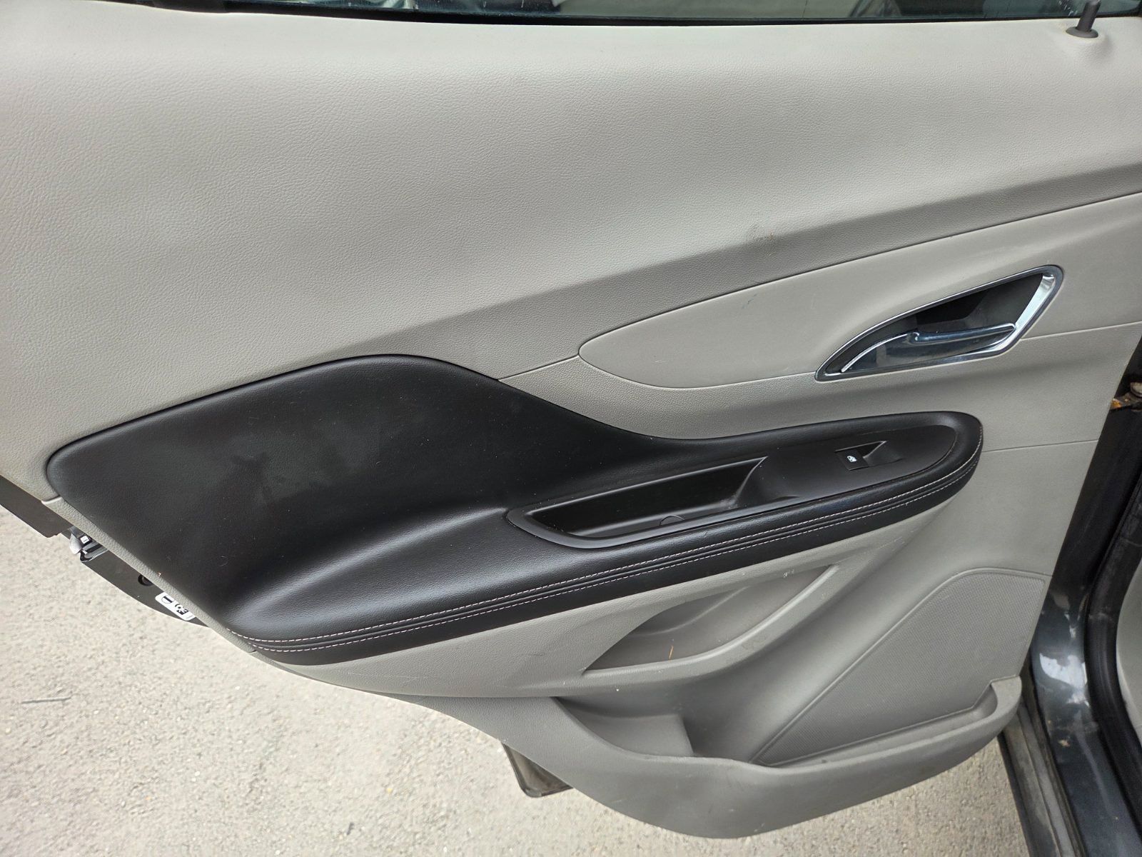 Used 2016 Buick Encore FWD image 7