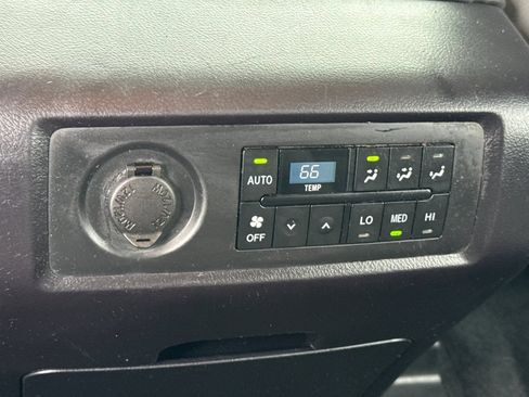 Certified 2018 Toyota Sequoia SR5 w/ Preferred Accessory Package RWD image 15