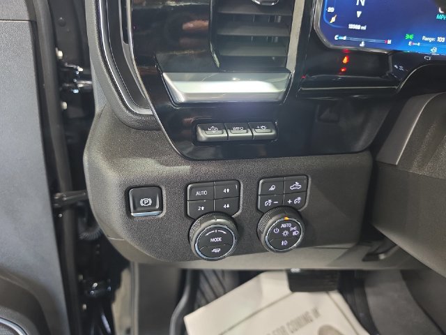 Used 2026 Chevrolet Silverado 3500 LTZ w/ LTZ Plus Package AWD/4WD image 19