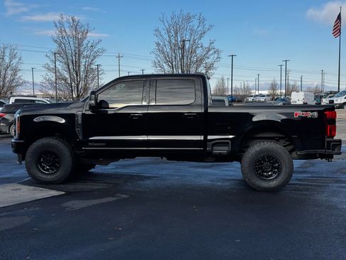 Used 2023 Ford F350 Lariat w/ Tow Technology Package image 5