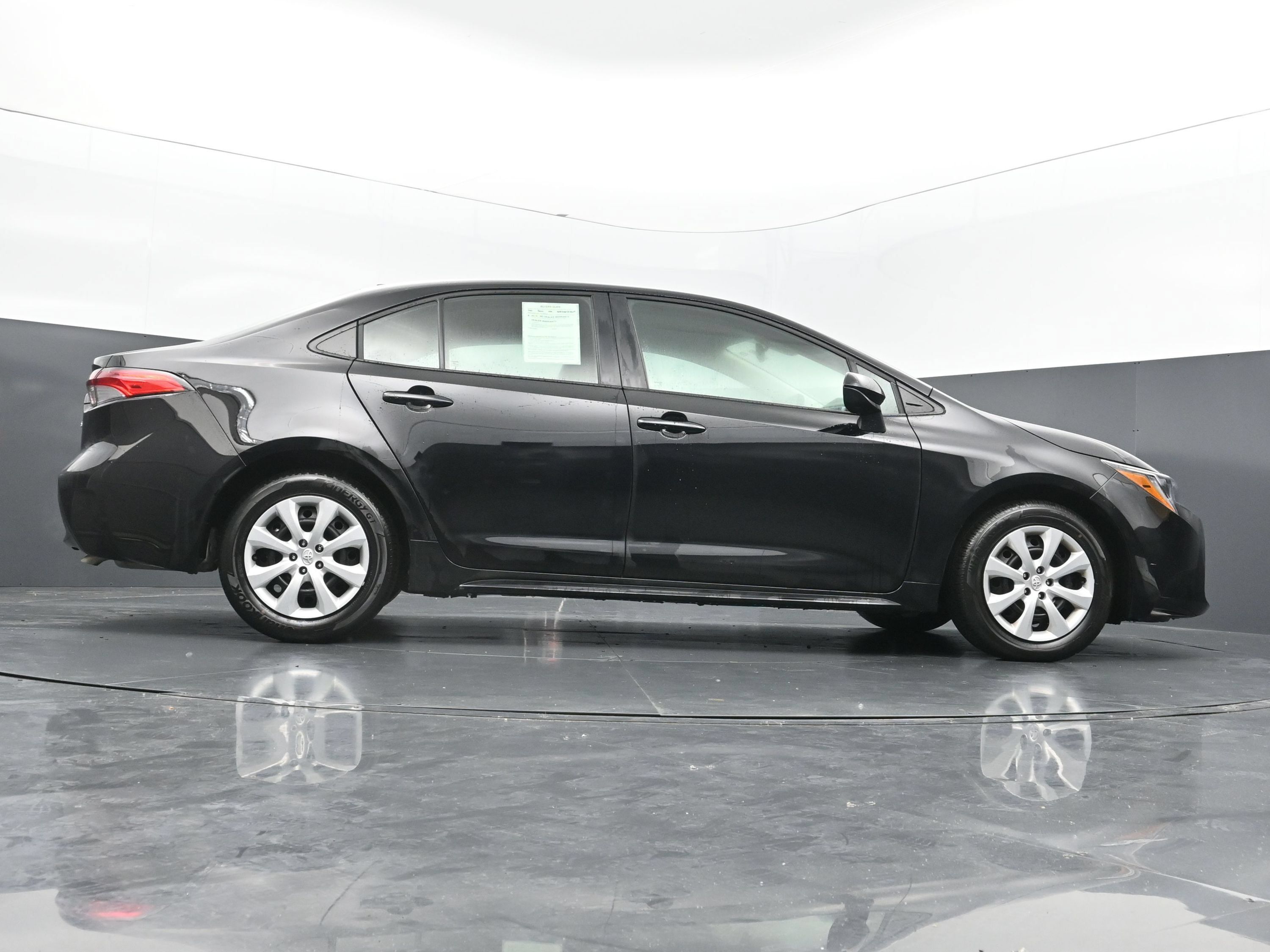 Used 2026 Toyota Corolla LE FWD image 40