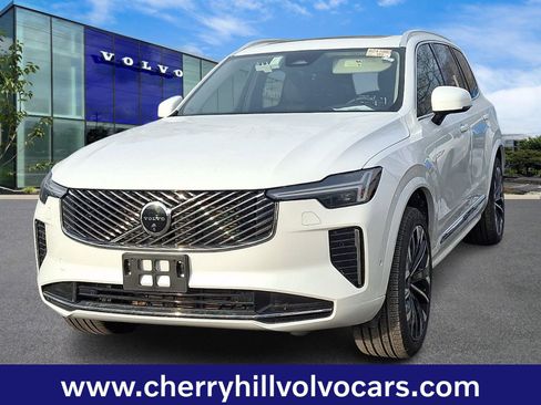 Certified 2025 Volvo XC90 B5 Plus image 1