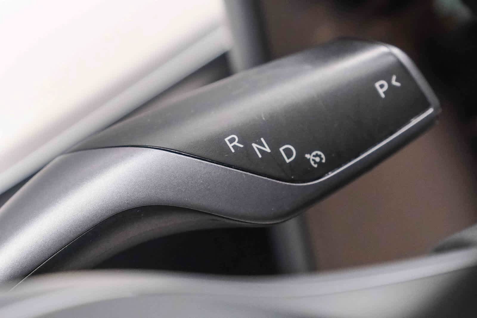 Used 2023 Tesla Model Y Long Range AWD/4WD image 23