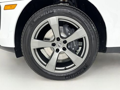 New 2026 Porsche Macan image 33