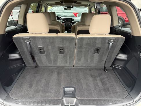 Used 2019 Honda Pilot Touring image 18