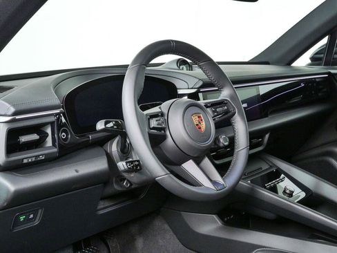 New 2026 Porsche Macan 4 Electric AWD/4WD image 4