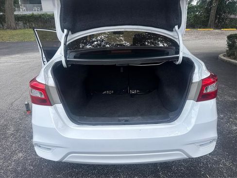 Used 2019 Nissan Sentra SV FWD image 11