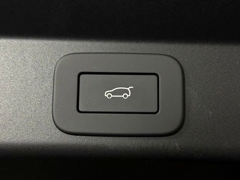 New 2026 Land Rover Range Rover Sport SE image 18