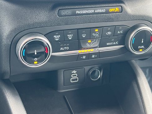 Used 2025 Ford Escape ST-Line AWD/4WD image 18