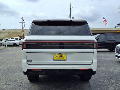 New 2026 Lincoln Navigator L Reserve AWD/4WD image 5