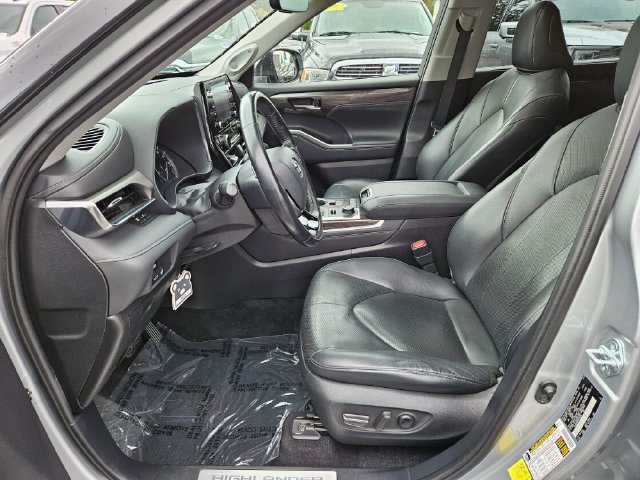 Used 2021 Toyota Highlander Limited AWD/4WD image 24