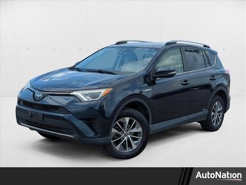 Used 2018 Toyota RAV4 LE Plus image 1
