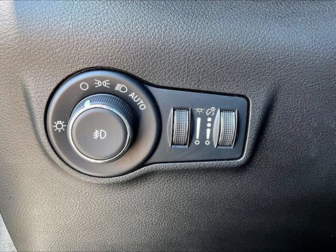 Used 2025 Jeep Compass Limited AWD/4WD image 33