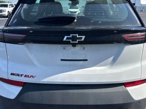 Used 2023 Chevrolet Bolt EUV Premier w/ Sun & Sound Package FWD image 5