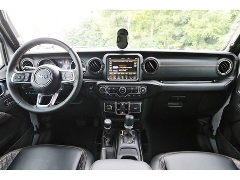 Used 2023 Jeep Wrangler Unlimited Sahara AWD/4WD image 7