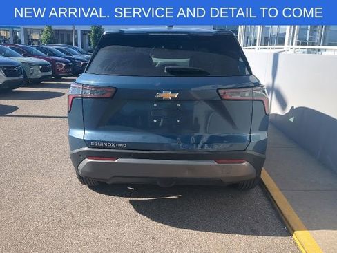 Used 2025 Chevrolet Equinox LT AWD/4WD image 6