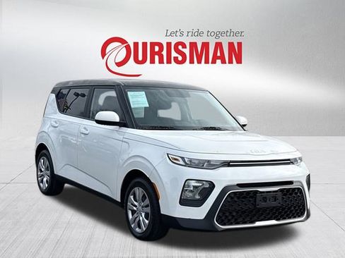 Used 2022 Kia Soul LX image 1