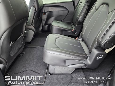 New 2026 Chrysler Voyager LX image 33