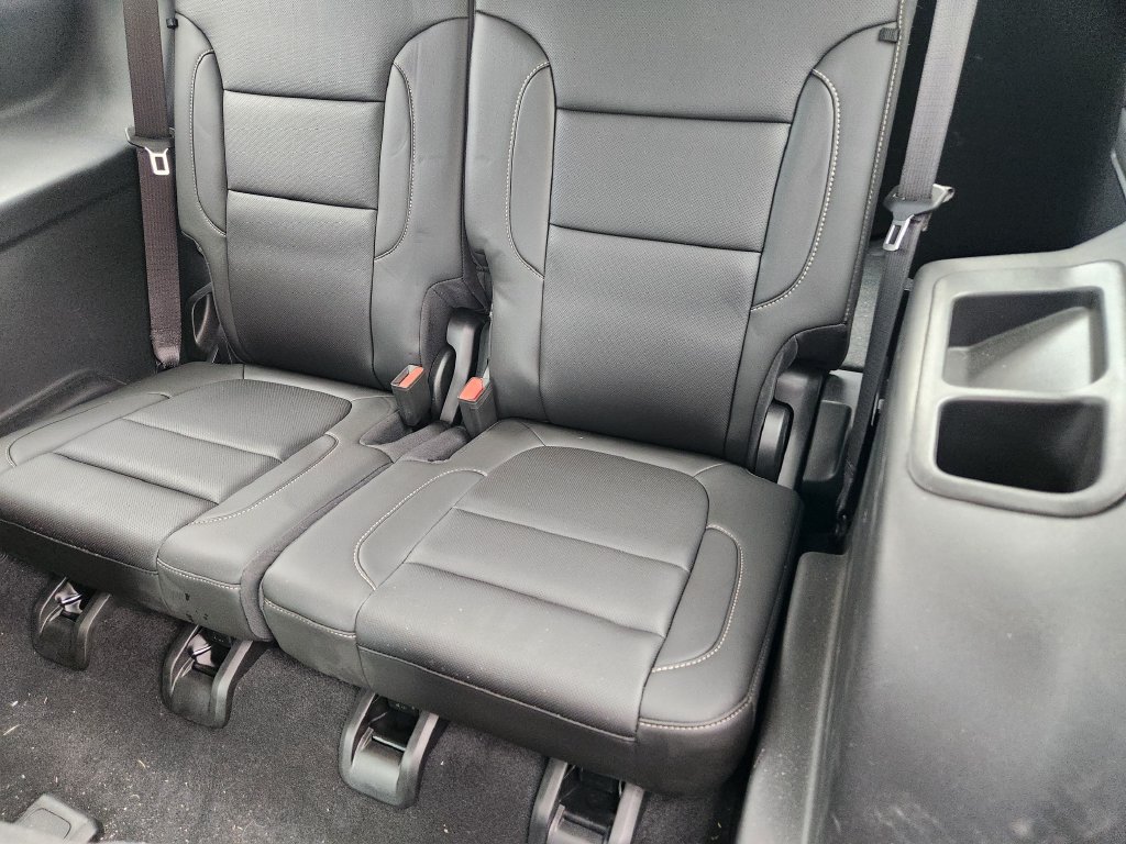 Used 2023 GMC Acadia SLT FWD image 30