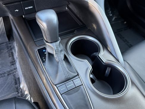 Used 2024 Toyota Camry SE image 22