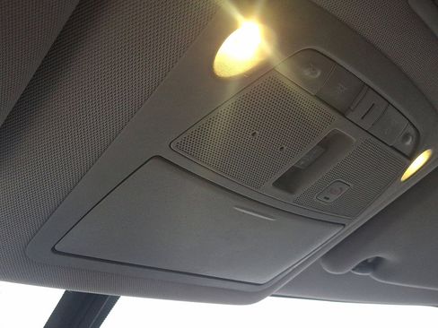 Used 2020 Nissan Pathfinder Platinum image 33