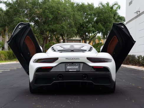 Used 2022 Maserati MC20 Coupe RWD image 2