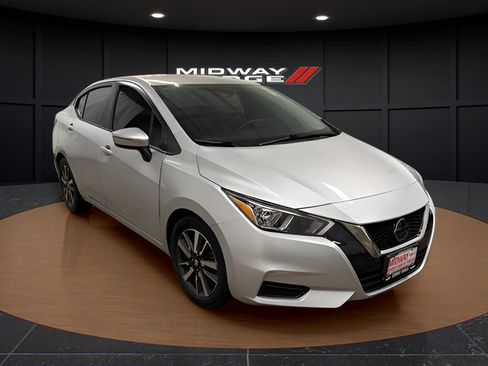 Used 2021 Nissan Versa SV FWD image 1