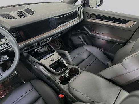 Certified 2025 Porsche Cayenne image 26