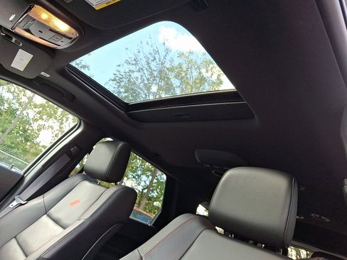 Certified 2024 Dodge Durango GT image 16