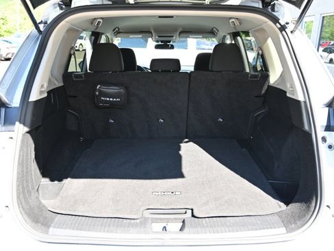 Used 2024 Nissan Rogue S FWD image 16