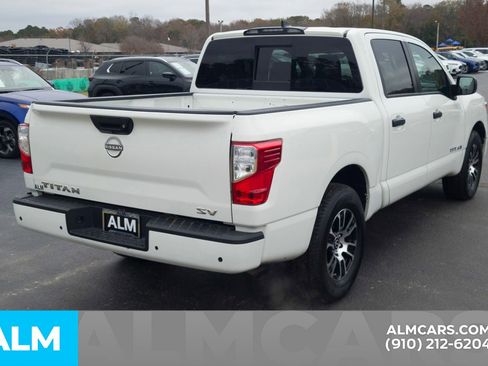 Used 2023 Nissan Titan SV image 6