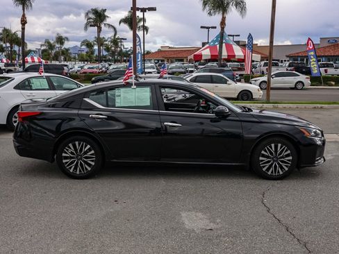 Used 2023 Nissan Altima 2.5 SV image 3