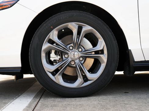 Used 2025 Honda Accord EX-L image 14