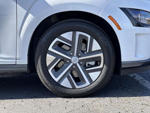 Used 2023 Hyundai Kona SE image 40