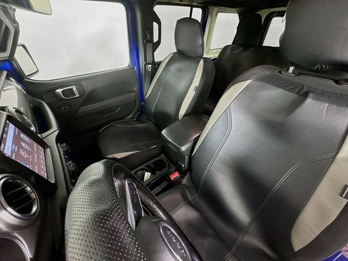 Used 2020 Jeep Wrangler Unlimited Sahara w/ Uconnect 4C Nav & Sound Group AWD/4WD image 20