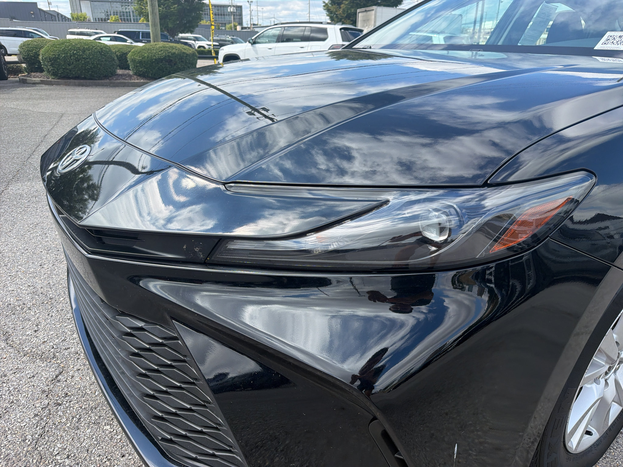 Used 2025 Toyota Camry LE FWD image 11