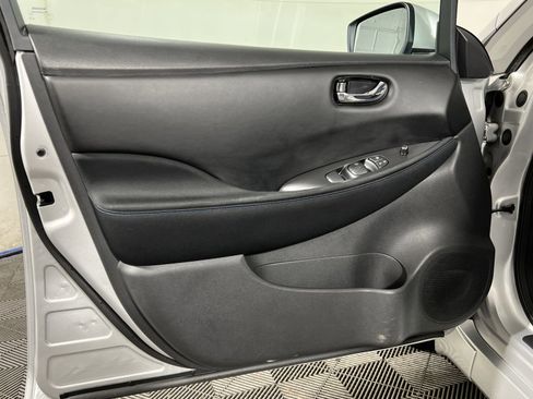 Used 2019 Nissan Leaf S w/ S Charge Package FWD image 14