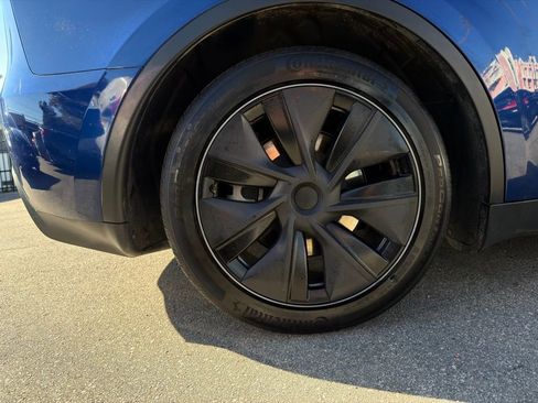 Used 2025 Tesla Model Y Long Range image 15