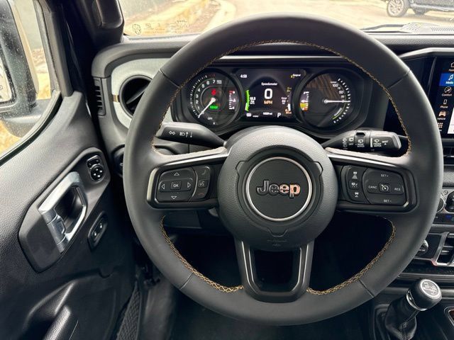 Used 2024 Jeep Wrangler Unlimited w/ Convenience Group AWD/4WD image 18