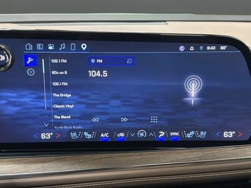 Used 2025 Chevrolet Tahoe High Country AWD/4WD image 29