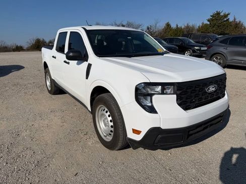 Used 2025 Ford Maverick XL image 3