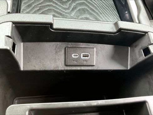Used 2024 GMC Yukon XL Denali RWD image 16