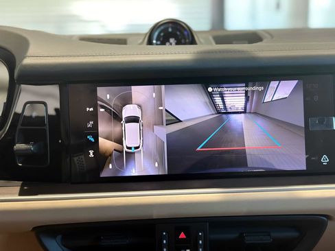 New 2026 Porsche Cayenne Base image 25