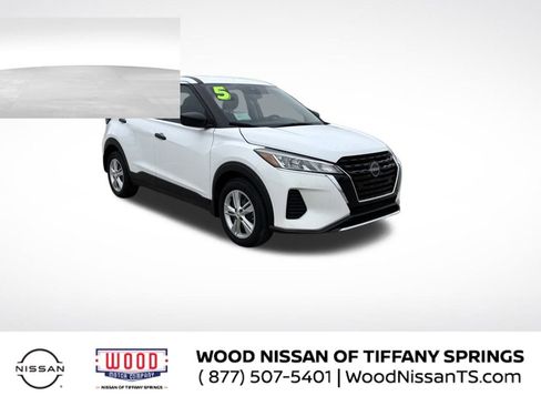 Used 2025 Nissan Kicks Play S image 1