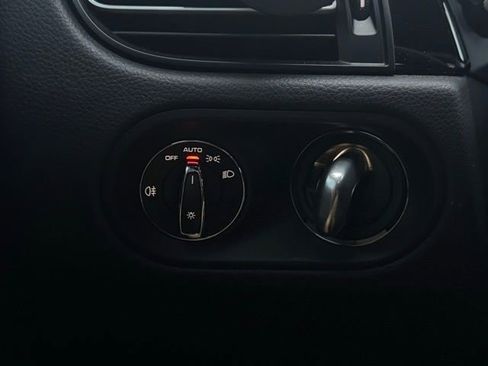 Used 2024 Porsche Macan Base image 32