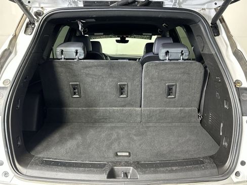Used 2024 Buick Enclave Premium AWD/4WD image 25