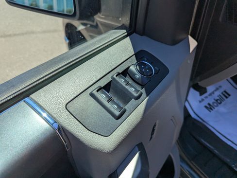Used 2015 Ford F150 XLT w/ Equipment Group 302A Luxury AWD/4WD image 11